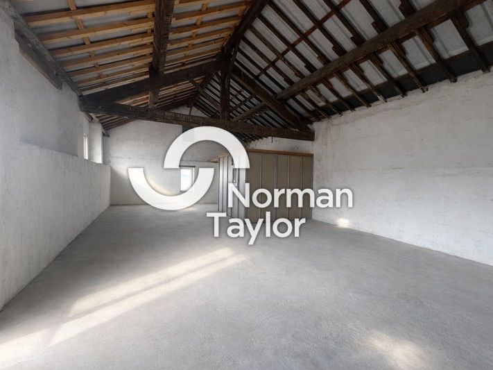 Location local d''activites 150 m² non divisibles