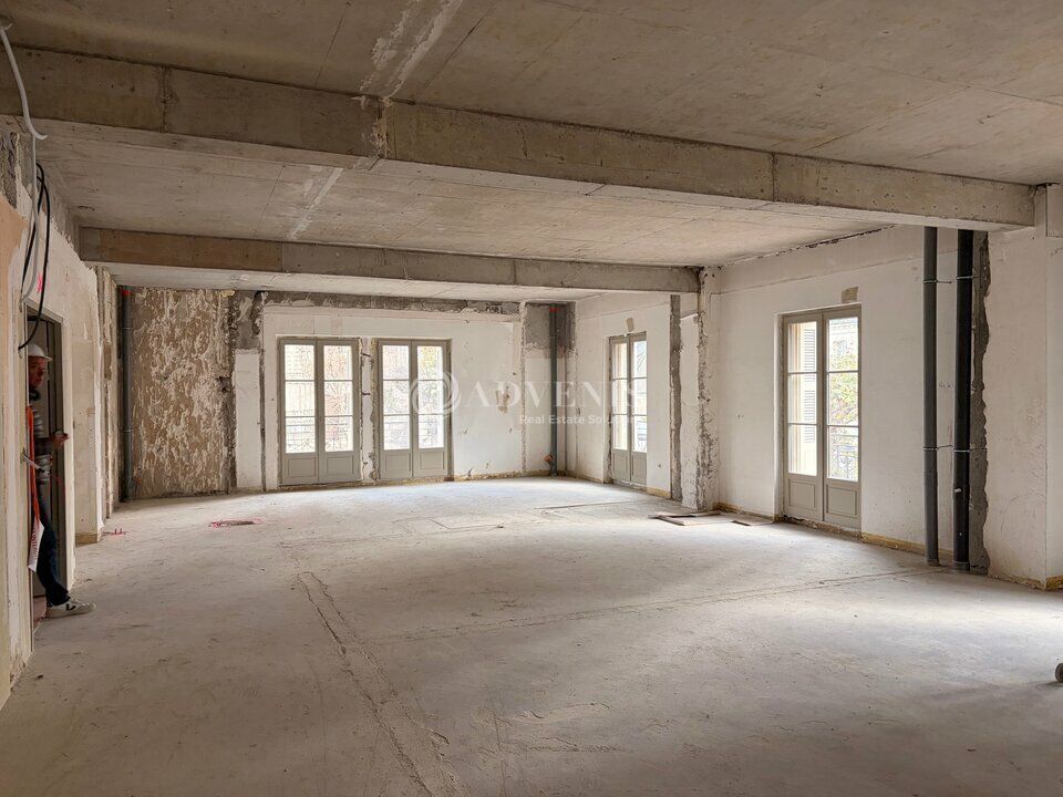 Environ 2 036 m² de bureaux à louer au pied de la cathédrale de Tours, divisibles dès 72 m²
