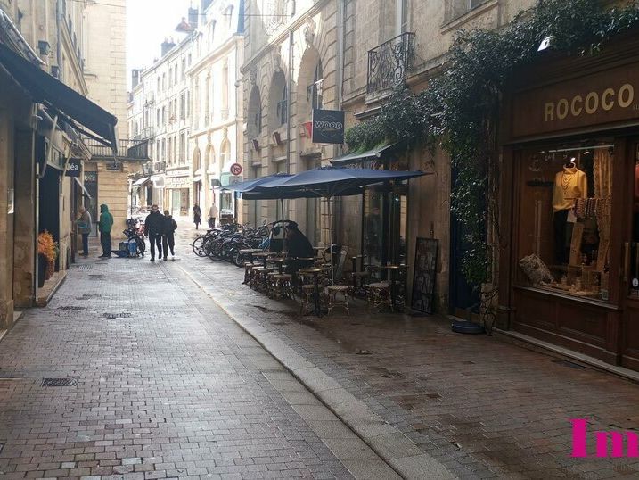 LOCAL COMMERCIAL A LOUER