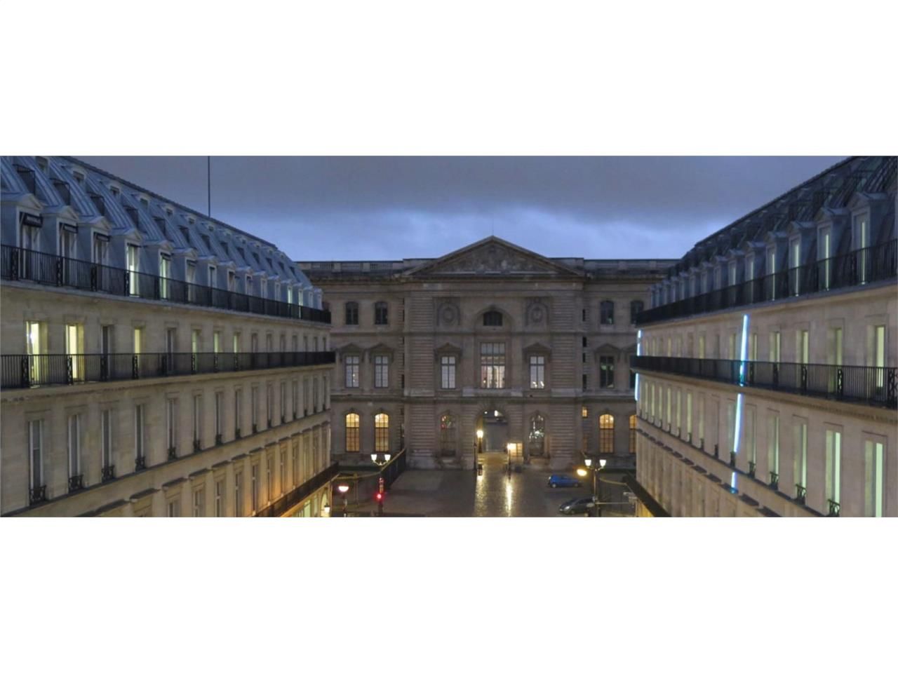 Location local 92 m² à Paris