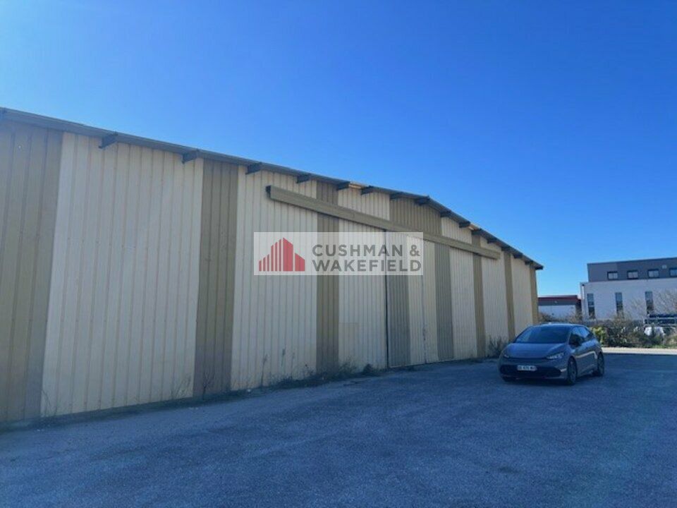 NIMES - LOCAUX D'ACTIVITES A LOUER