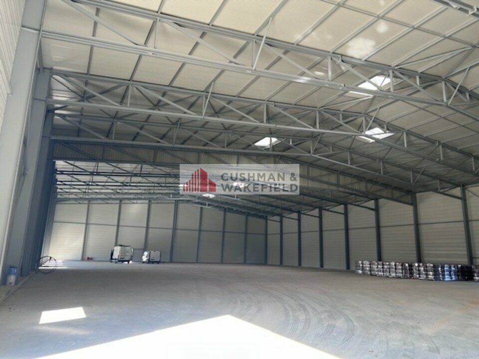 VAUVERT - LOCAUX D'ACTIVITES A LOUER