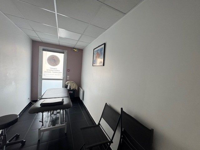 172 m² dispo à Unieux