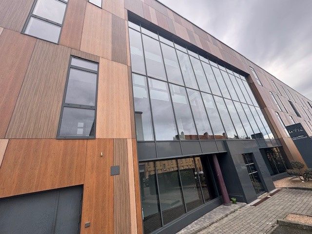 157 m² dispo à Saint-étienne