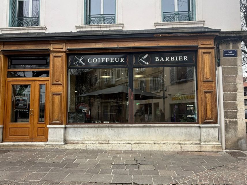 Location commerces 200 m² non divisibles