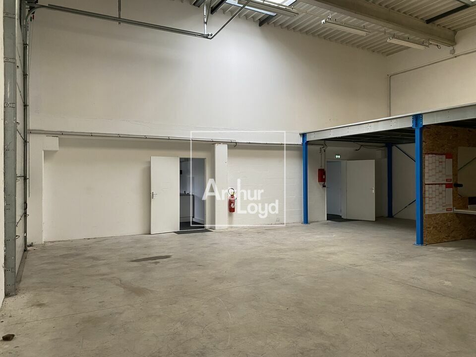 Location local d''activites 290 m² non divisibles