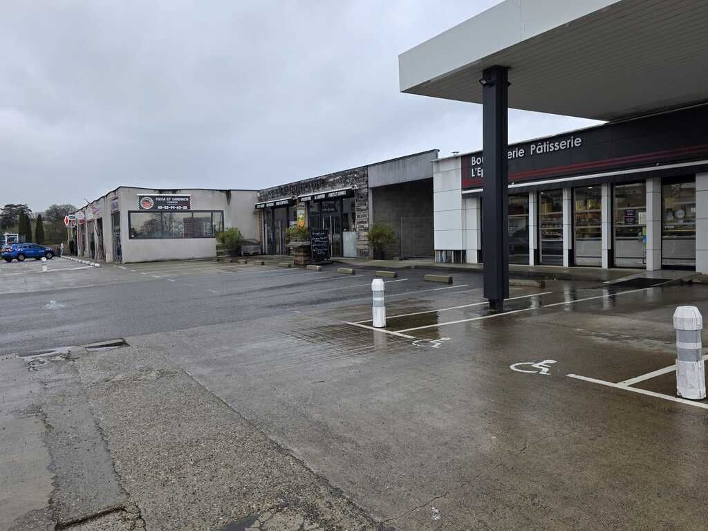 Vente fonds de commerce 84 m² à LE PASSAGE