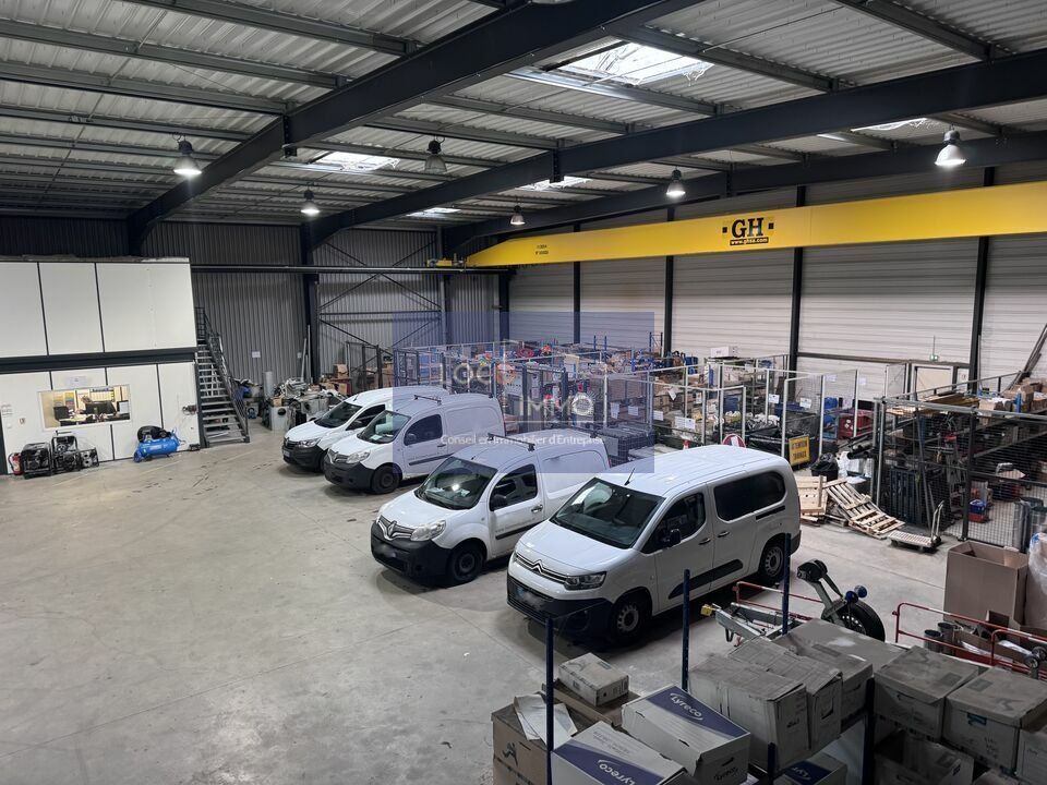 Location local d''activites 1127 m² non divisibles