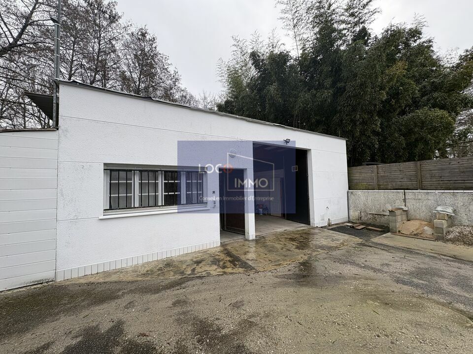 Location local d''activites 93 m² non divisibles