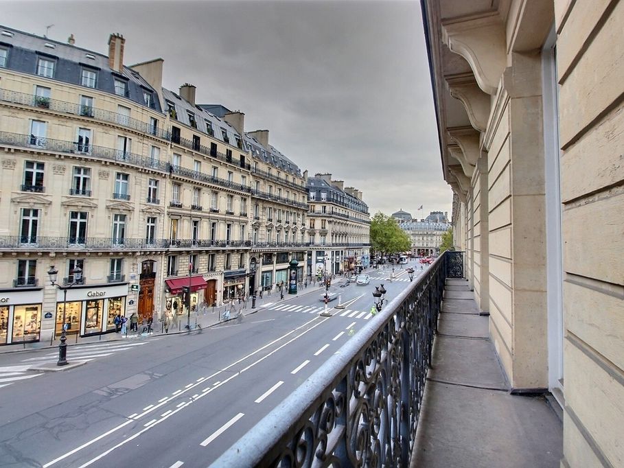 Location bureaux 372 m² divisibles à partir de 184 m²