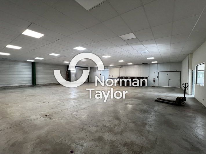 Vente local commercial 1711 m² non divisibles