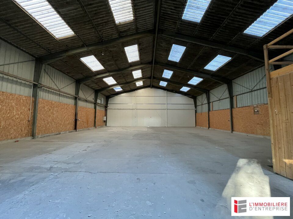 Location local d''activites 450 m² non divisibles