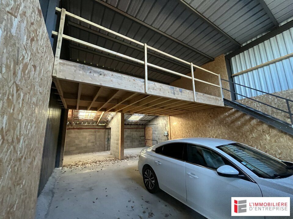 Location local d''activites 90 m² non divisibles