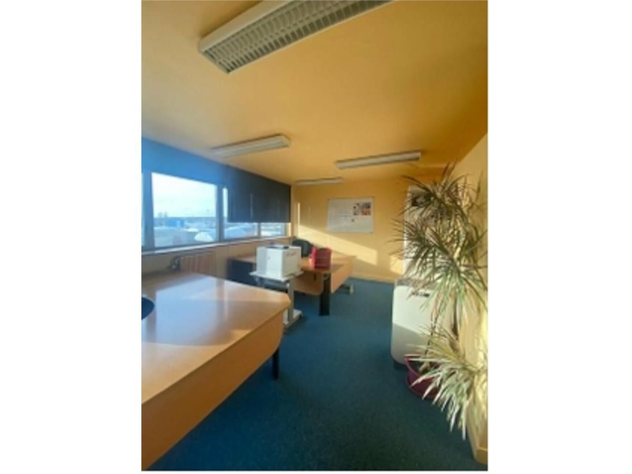 Location bureaux 193.7 m² non divisibles