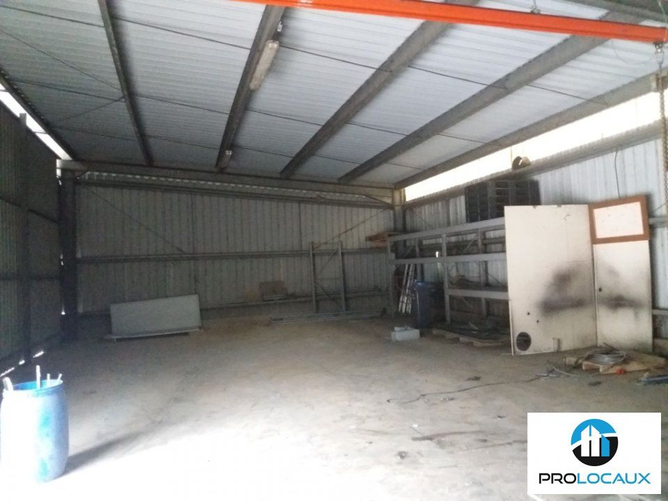 Location entrepot 244 m² non divisibles