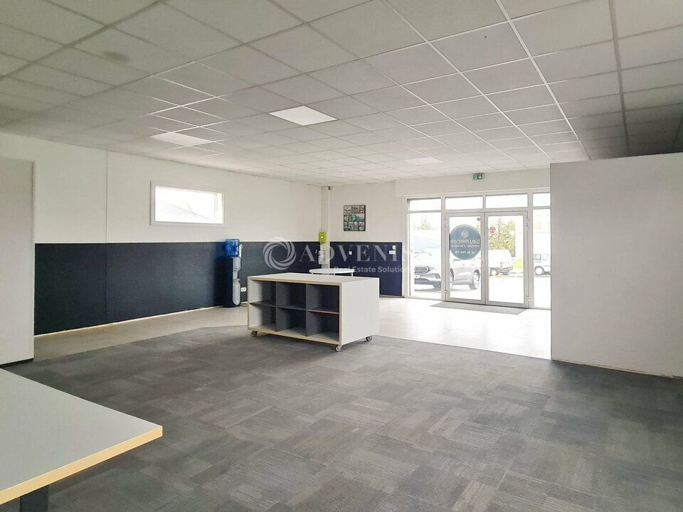 Location local d''activites 90 m² non divisibles