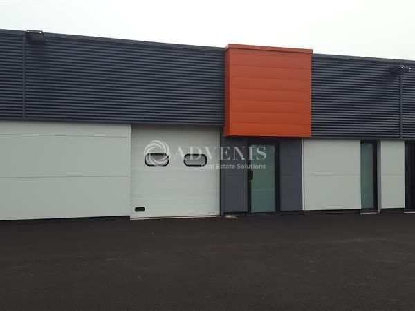 Location local d''activites 153 m² non divisibles