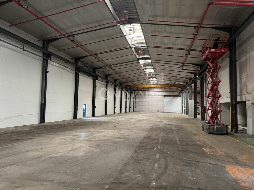 Vente local d''activites 1800 m² non divisibles
