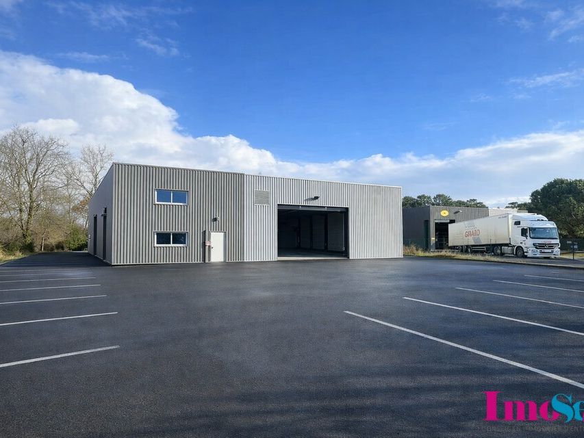 Location entrepot 1032 m² non divisibles