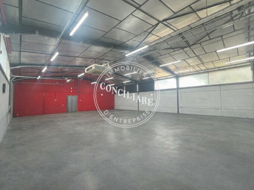 Vente local d''activites 837 m² non divisibles