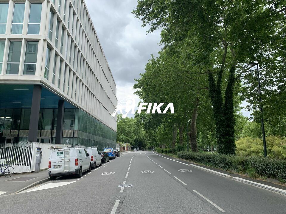 Location bureaux 585 m² non divisibles