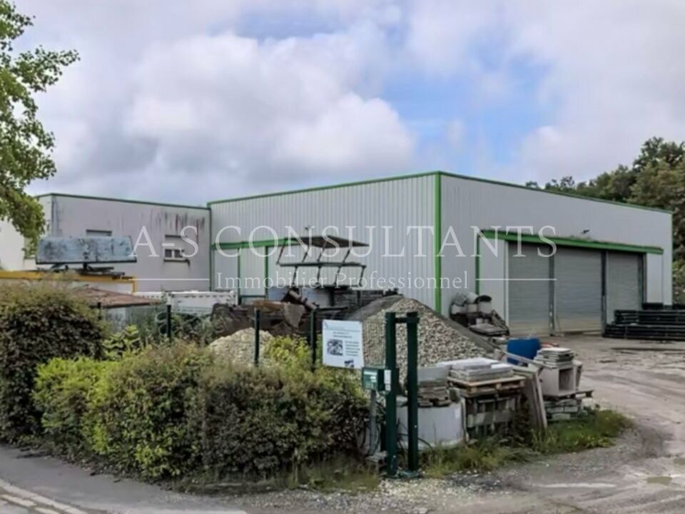 Location local 653 m² non divisibles