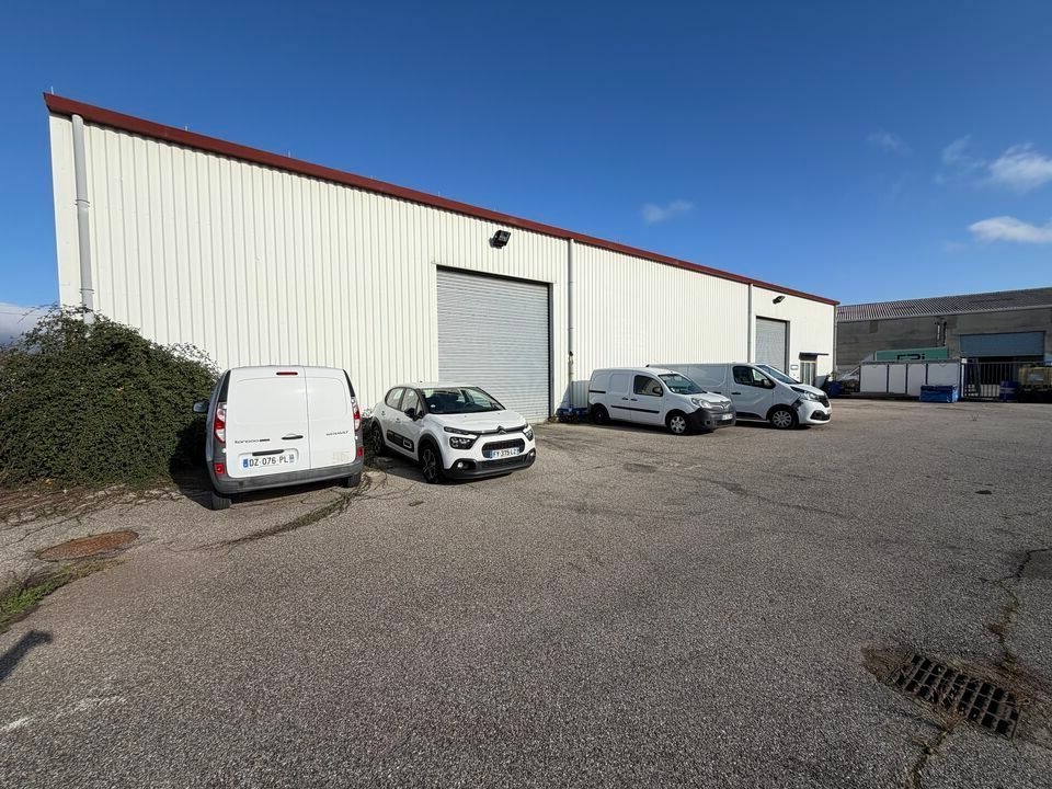 Location local d''activites 580 m² non divisibles