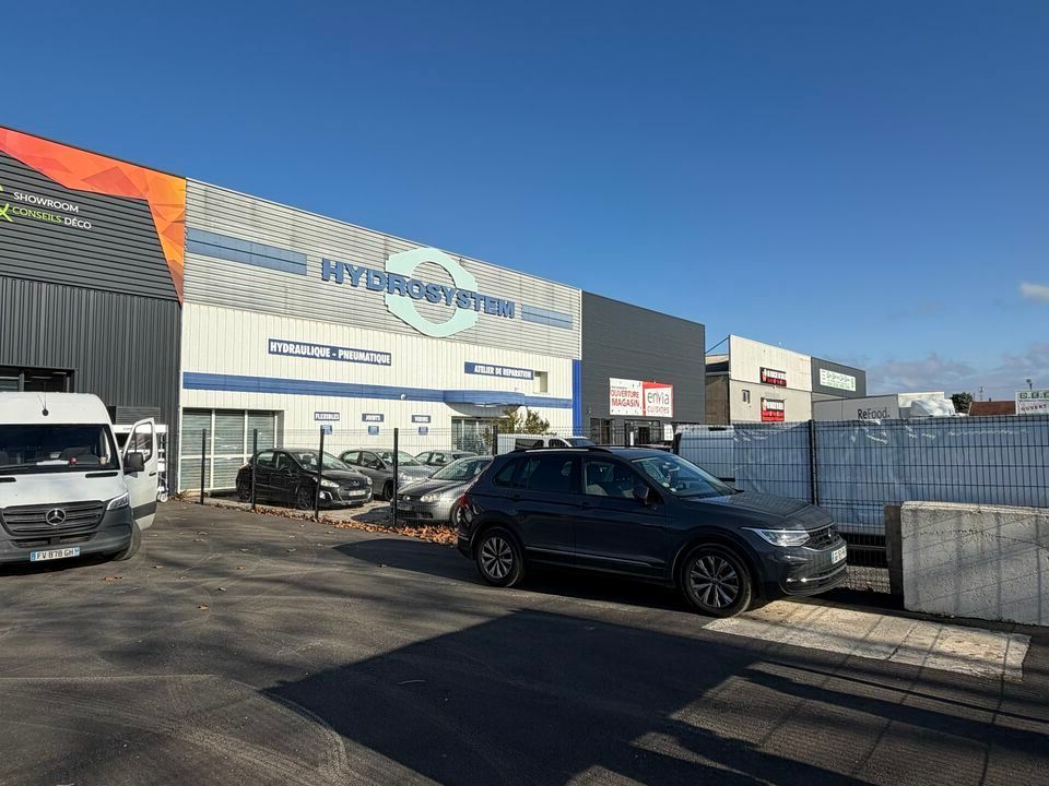 Location local d''activites 580 m² non divisibles