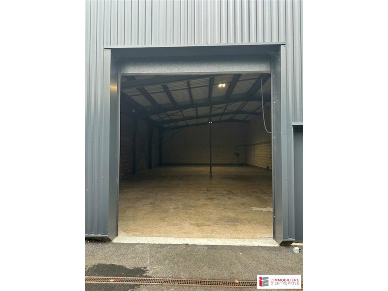 LOCATION – LOCAL D'ACTIVITÉ – 255 M² – SAINT-JACQUES-DE-LA-LANDE