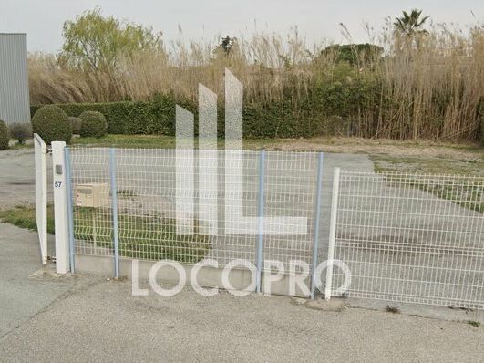 A LOUER - LOCAL D'ACTIVITE - 700 M2 - PUGET SUR ARGENS
