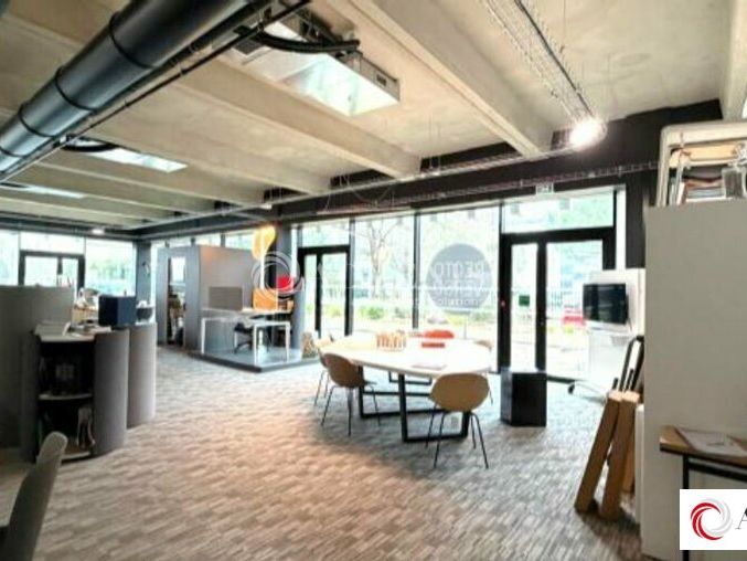 Location bureaux 273.19 m² non divisibles