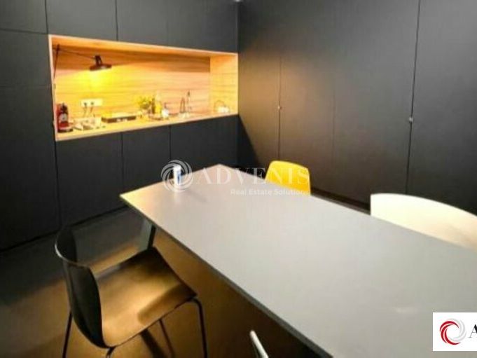 A LOUER - BUREAUX - 273.19 m²