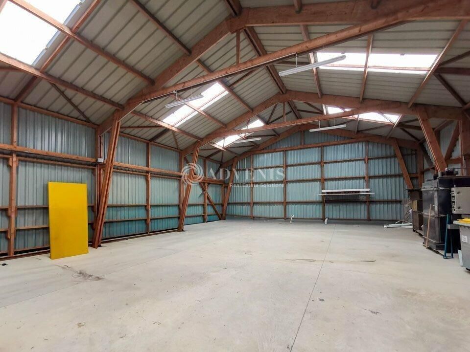 Vente local d''activites 300 m² non divisibles