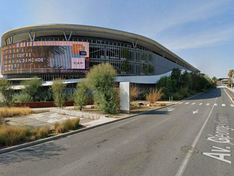 Location local commercial 145 m² non divisibles