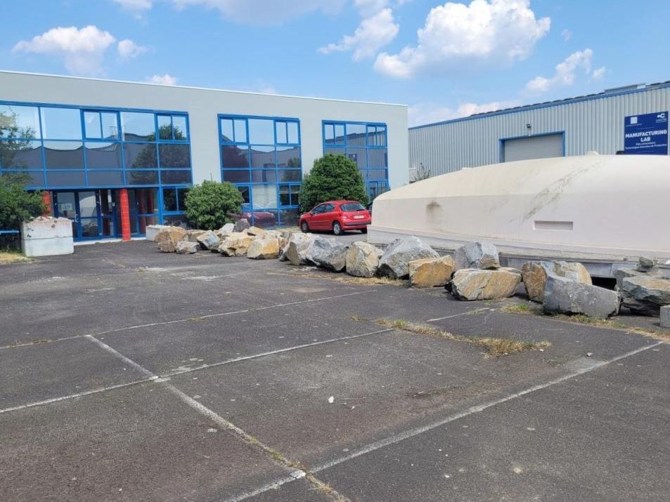 Location entrepôts 1459 m² non divisibles