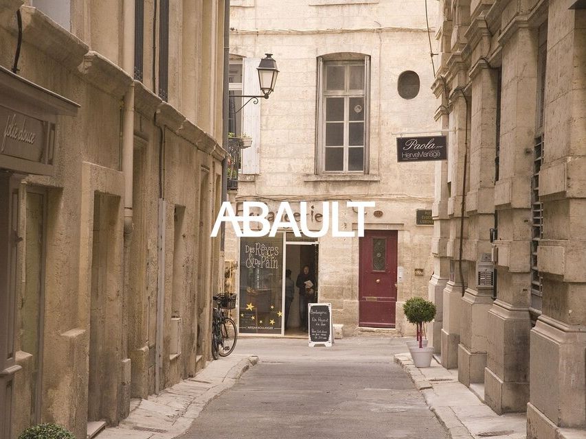 A VENDRE DROIT AU BAIL D'UN LOCAL COMMERCIAL D'ENVIRON 90M² SECTEUR PLACE DE LA CANOURGUE MONTPELLIER HYPER CENTRE