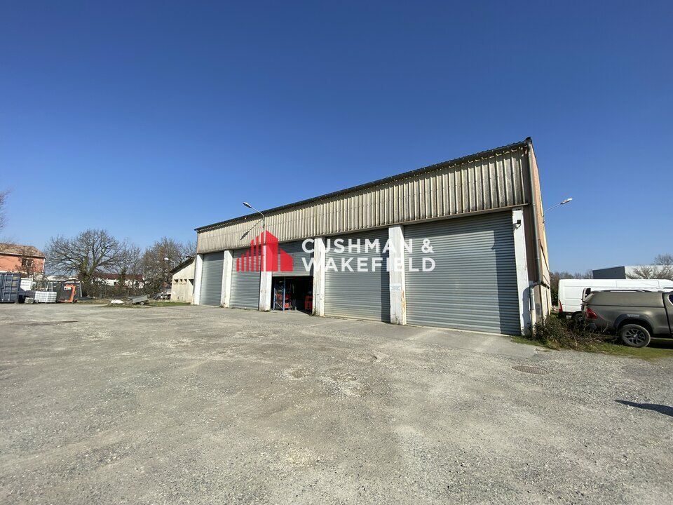 Location activité/entrepôt - 675 m²