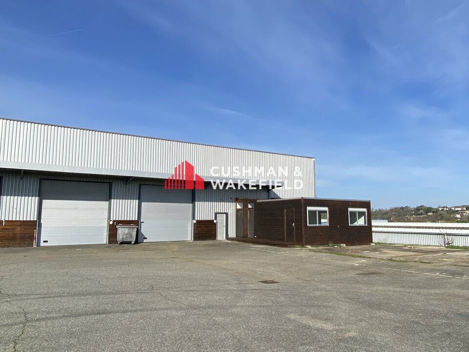 Location local d''activites 770 m² non divisibles