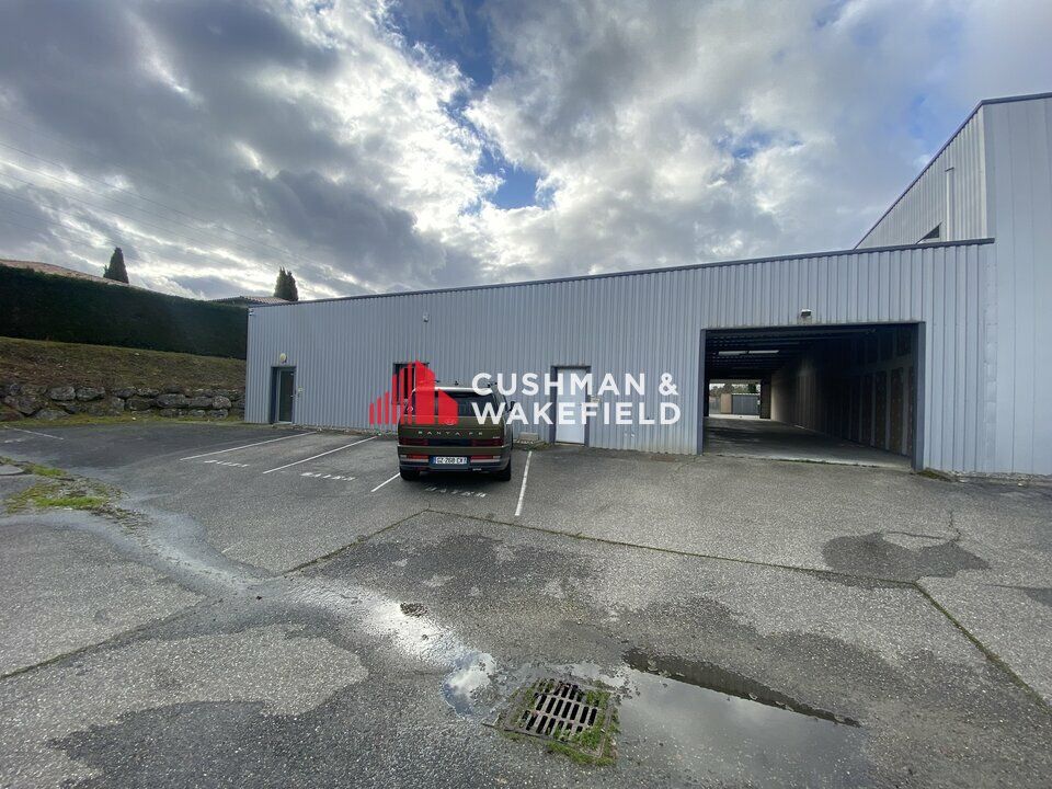 Location activité/entrepôt - 862 m²
