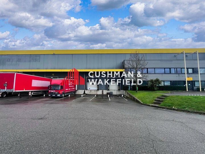 Location entrepot 4600 m² non divisibles