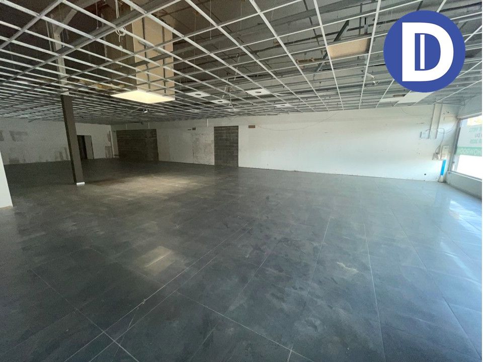 Vente commerces 310.00 m² non divisibles