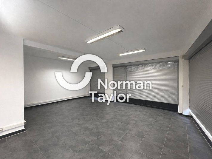 Vente local commercial 115 m² non divisibles