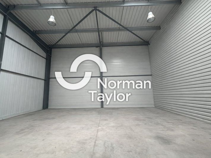 Location local d''activites 296 m² non divisibles
