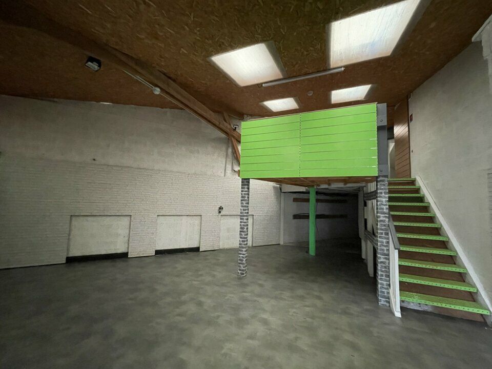 A LOUER - LOCAL D'ACTIVITÉ - ST AVÉ