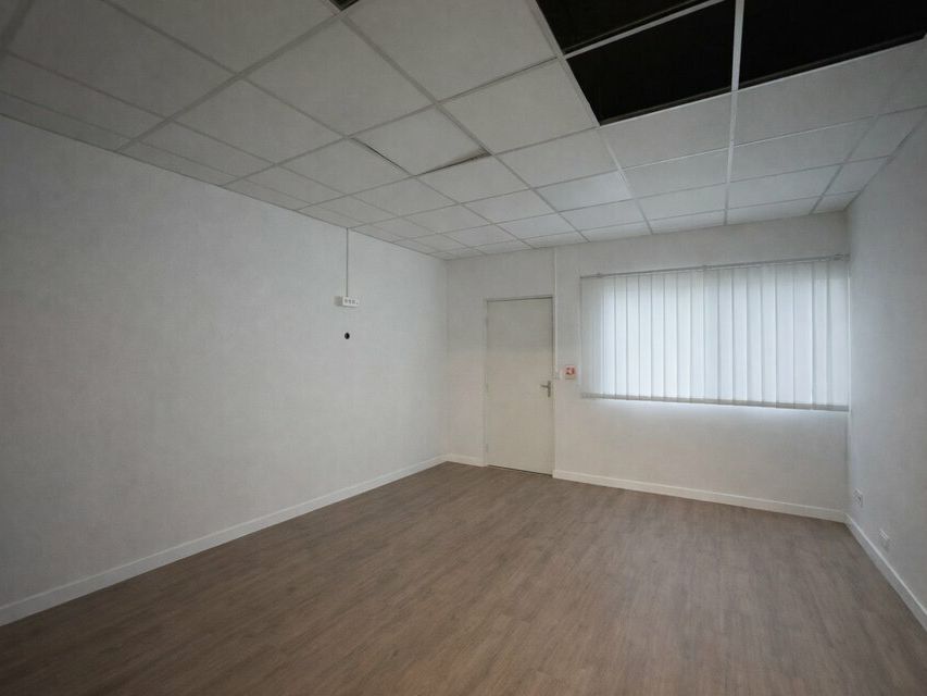 TOURS CENTRE BUREAUX COMMERCIAUX A VENDRE 80 M² EN RDC AVEC VITRINE