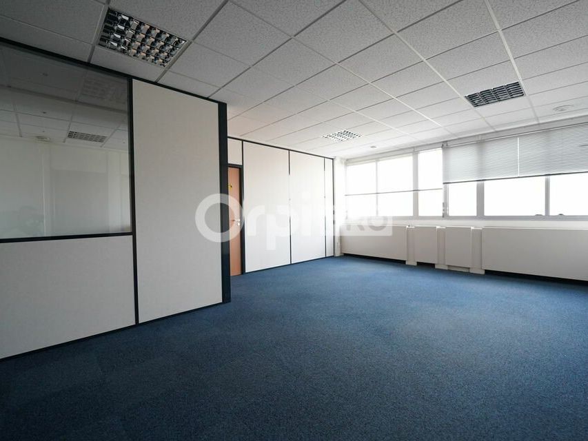 BUREAUX A LOUER - 833 m² - LYON 3