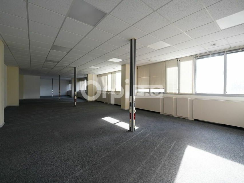 BUREAUX A LOUER - 627 m² - LYON 3