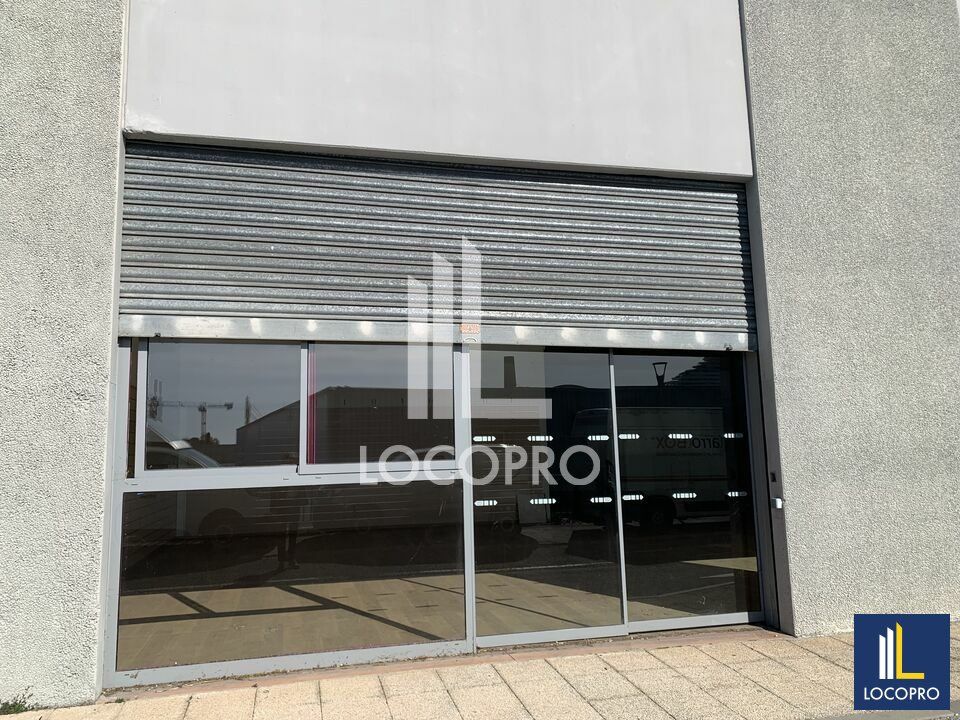 Location local d''activites 500 m² non divisibles