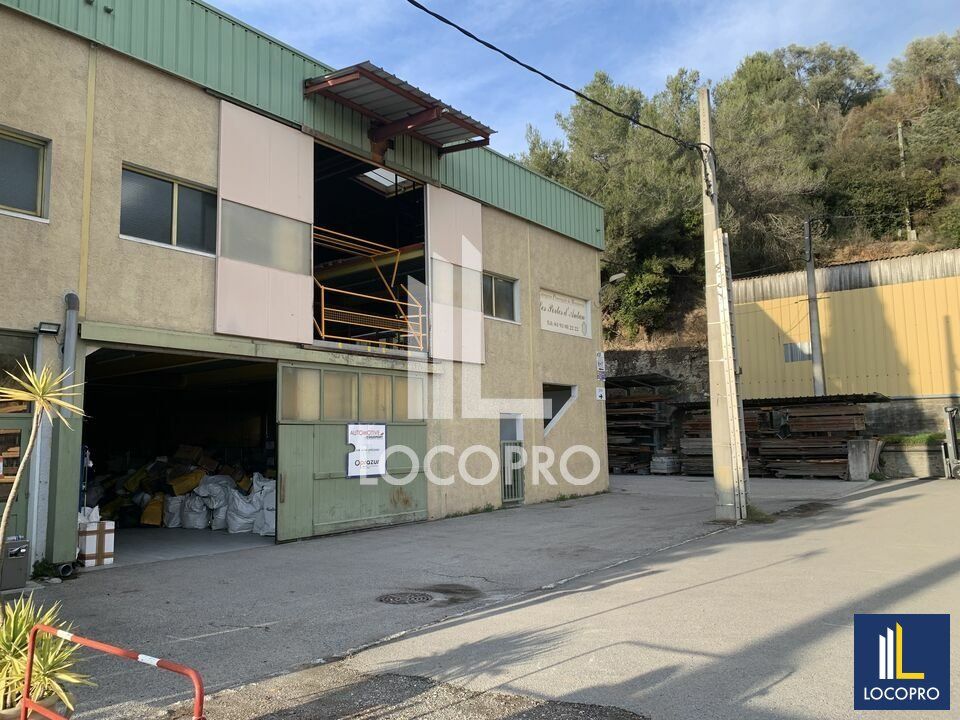 Location local d''activites 520 m² non divisibles