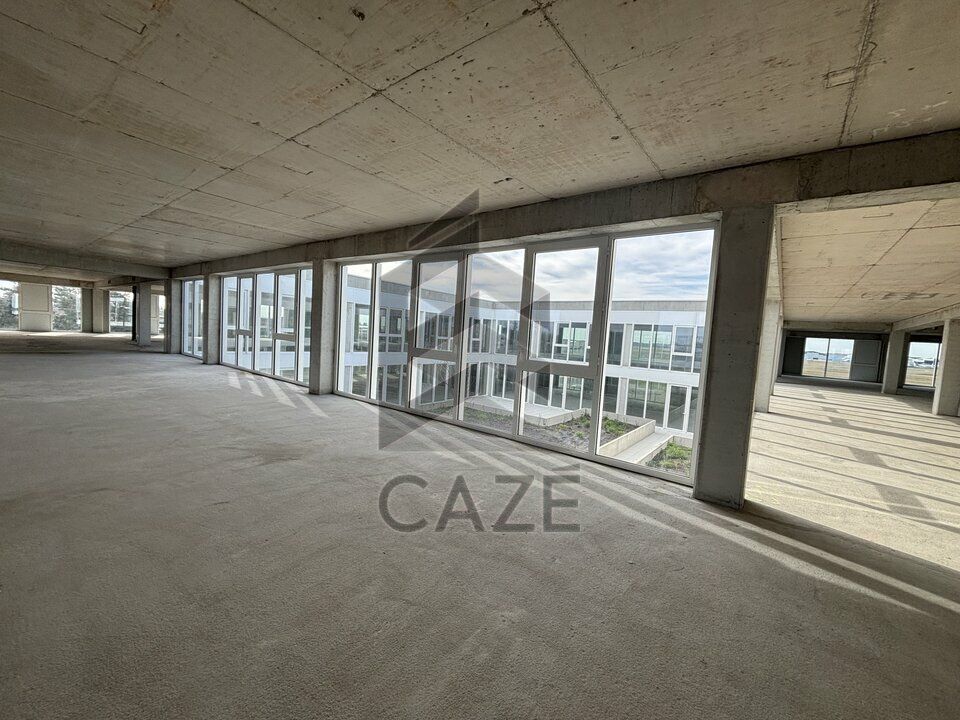 BORDEAUX AÉROPARC – BUREAUX NEUFS FACE AUX PISTES